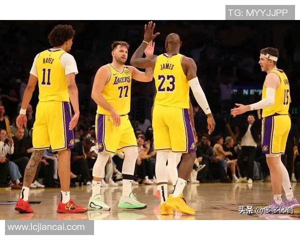 湖人没里弗斯真不行!可解压东契奇持球压力,也能衔接段力保优势 湖人没里弗斯真不行!可解压东契奇持球压力,也能衔接段力保优势