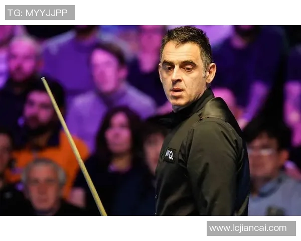 体育界传奇人物崛起与挑战：从训练场到赛场的辉煌历程与精彩瞬间